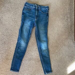 Old Navy Women's Skinny Jeans in Deep Blue